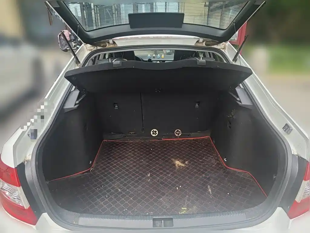 Skoda Octavia 2017 — фото 10