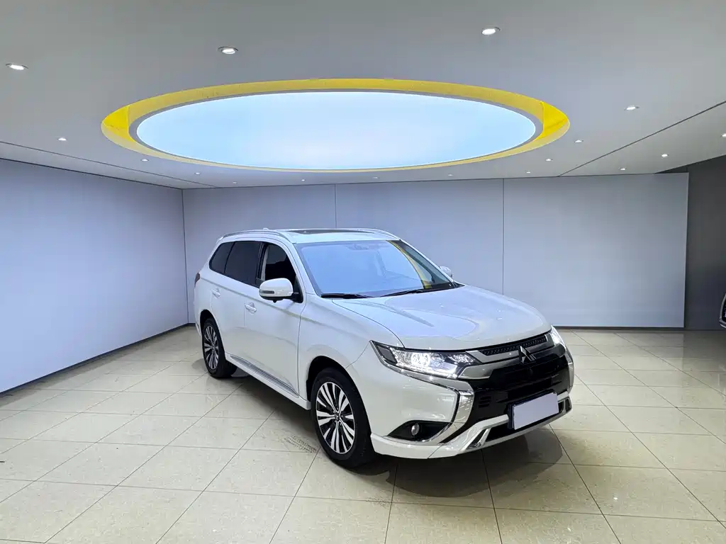 Mitsubishi Outlander 2021