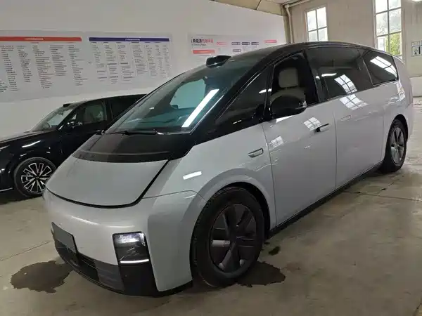Li Auto MEGA 2024