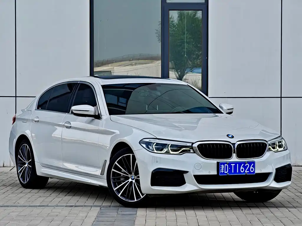 BMW 5 Series 2020 — фото 3
