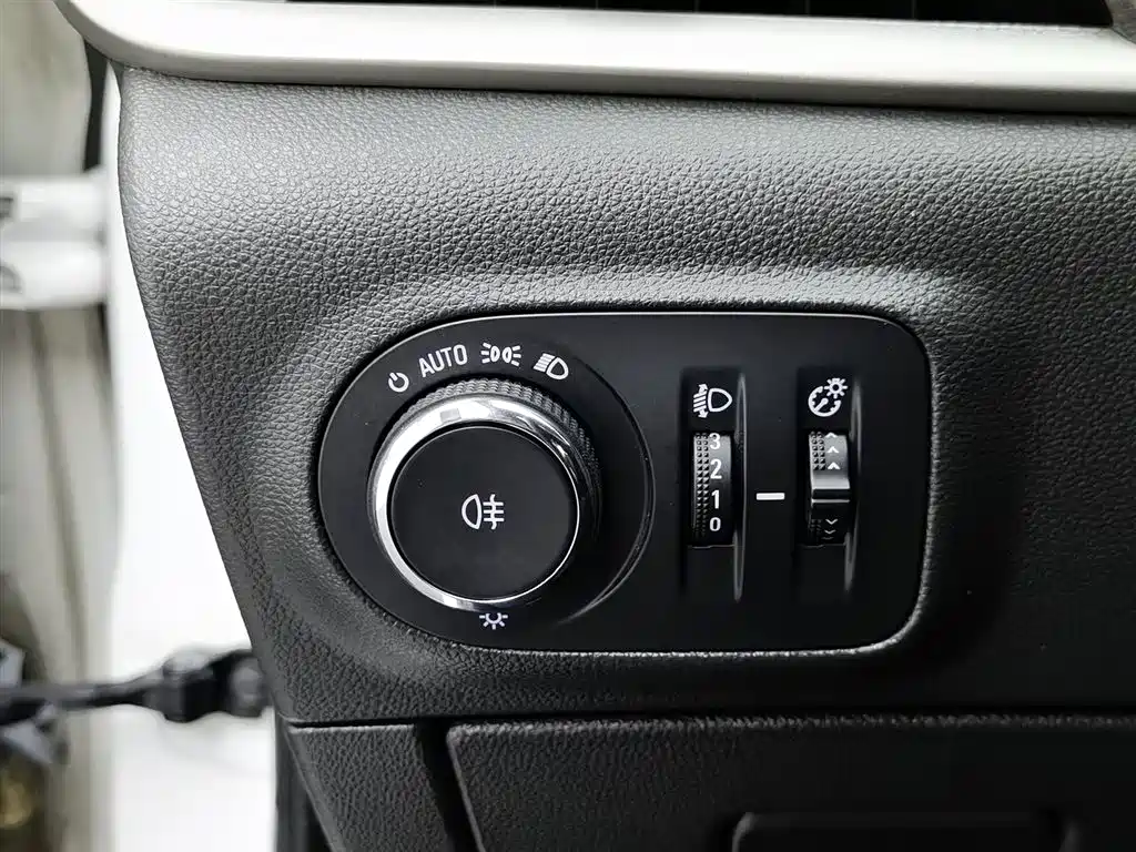 Buick Verano 2018 — фото 21