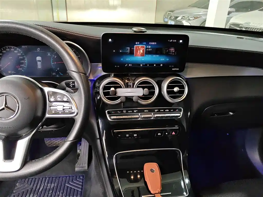 Mercedes-Benz GLC 2021 — фото 13