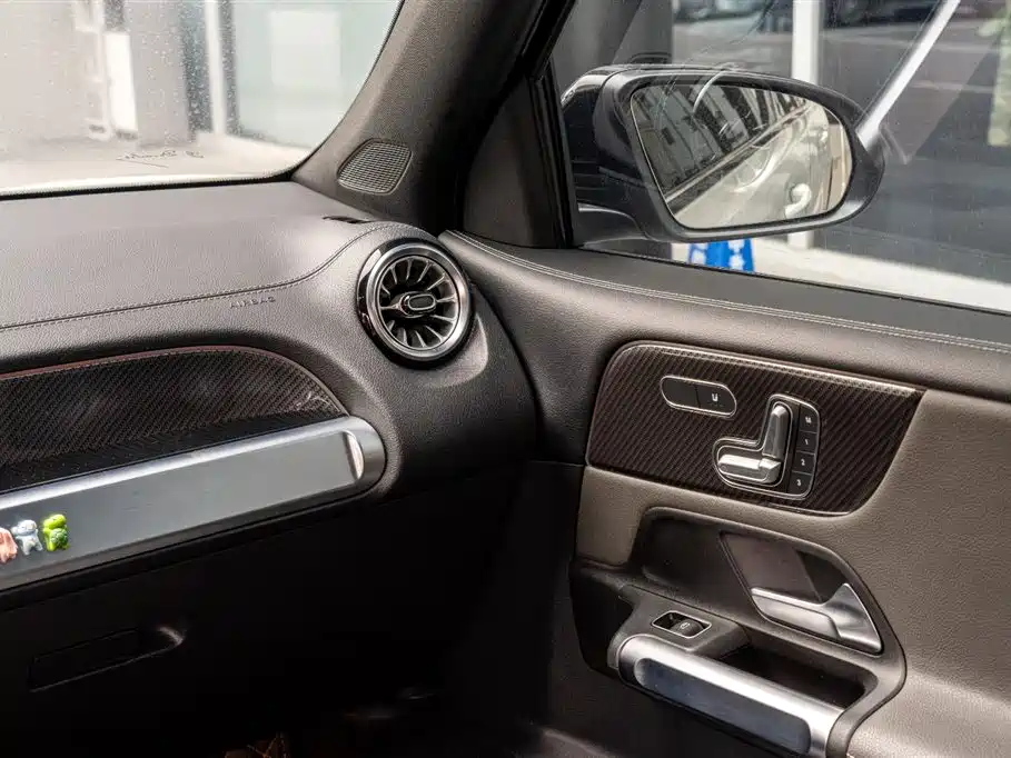 Mercedes-Benz GLB AMG 2022 — фото 21
