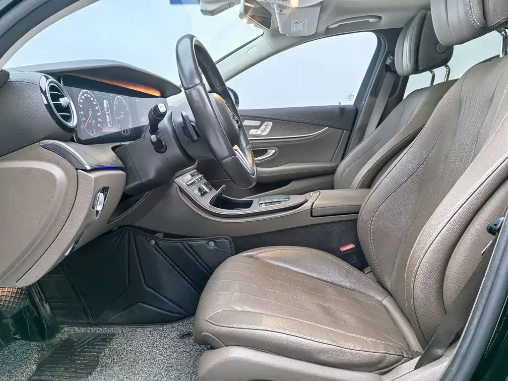 Mercedes-Benz E-Class 2019 — фото 14