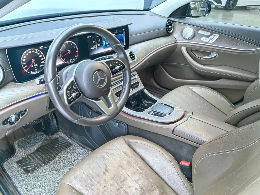 Mercedes-Benz E-Class 2019 — фото 12