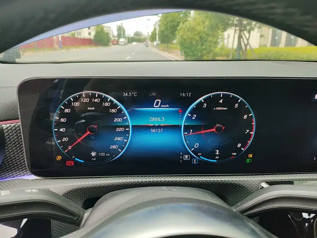 Mercedes-Benz A-Class 2021 — фото 12