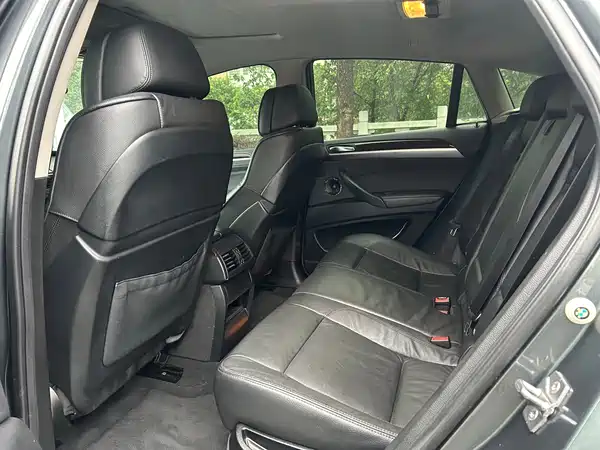 BMW X6 2011