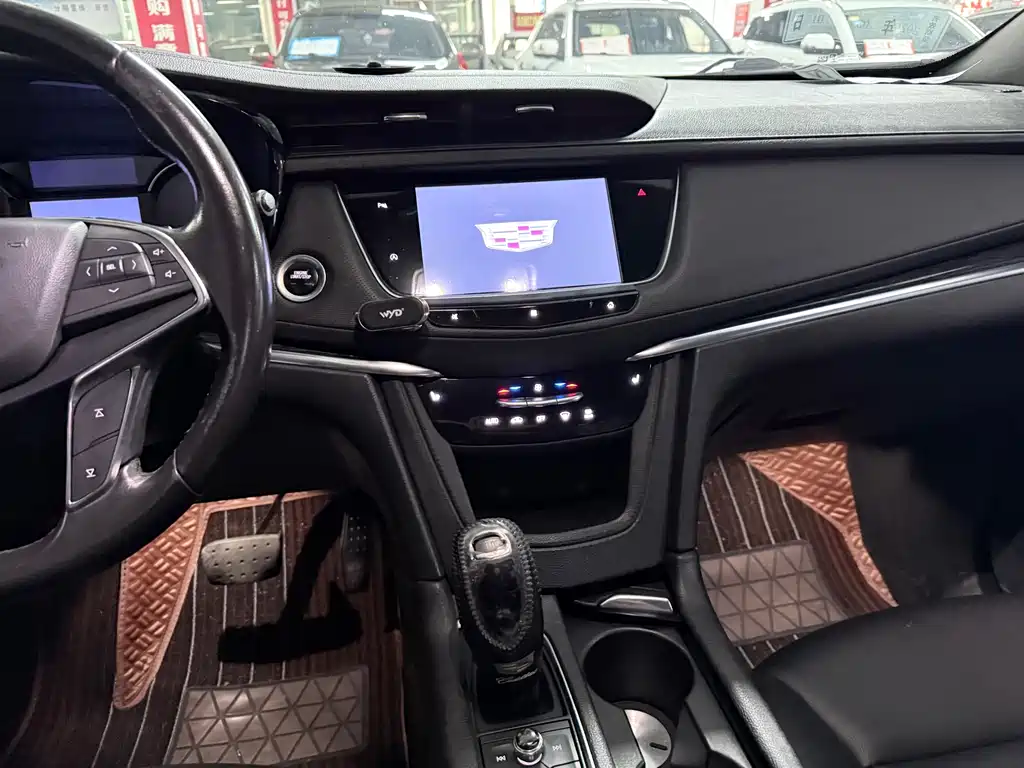 Cadillac XT5 2020 — фото 15