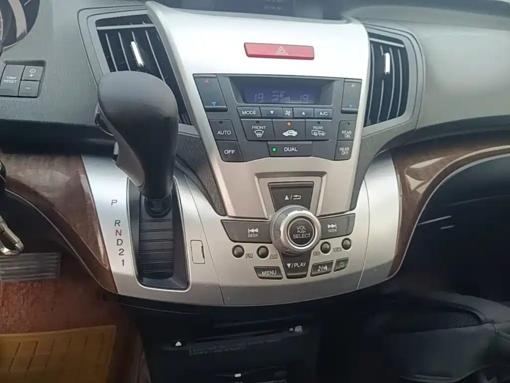 Honda Odyssey 2015 — фото 14