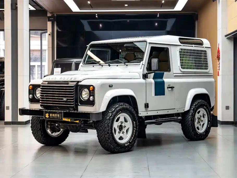 Land Rover Defender 2010 — фото 1