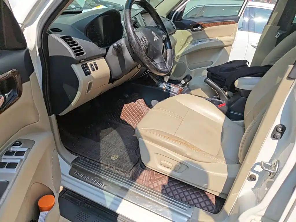 Mitsubishi Pajero Sport 2016 — фото 16