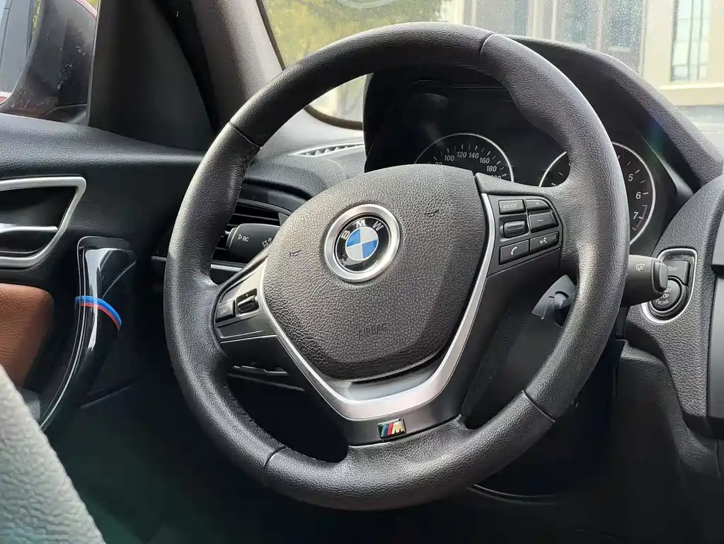 BMW 1 Series 2015 — фото 17