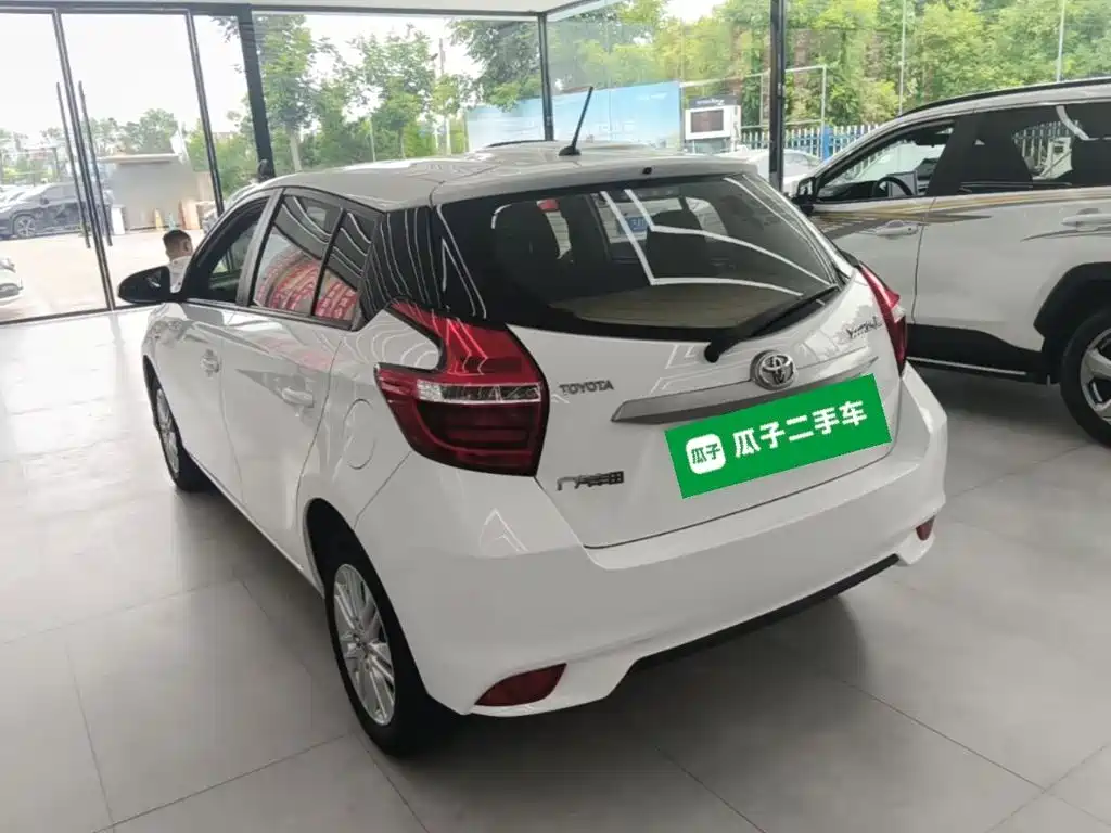 Toyota Yaris L 2019 — фото 5