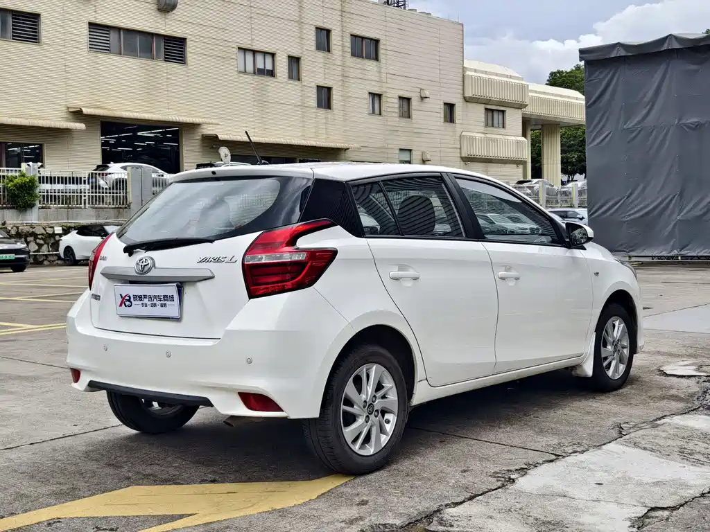 Toyota Yaris L 2019