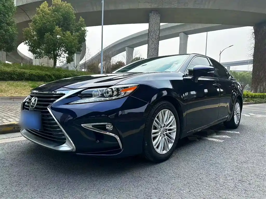 Lexus ES 2017 — фото 2