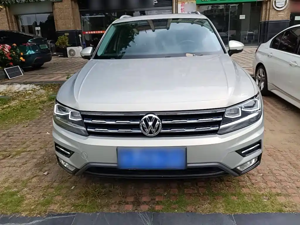 Volkswagen Tiguan L 2017 — фото 3