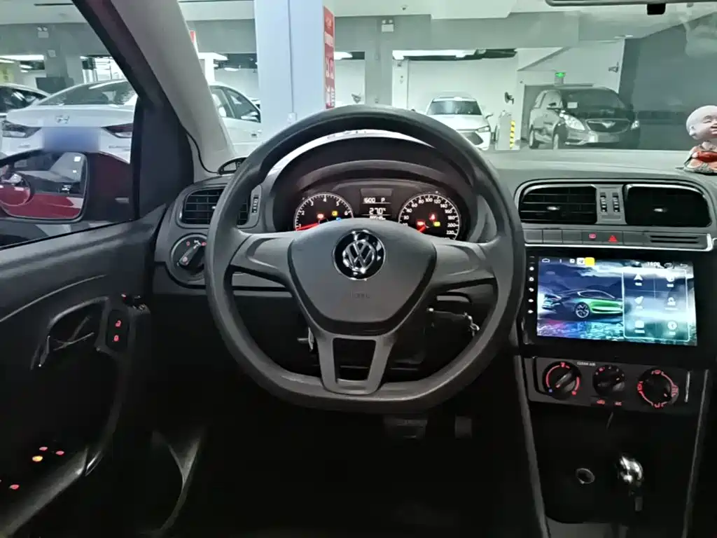 Volkswagen Polo 2016 — фото 11
