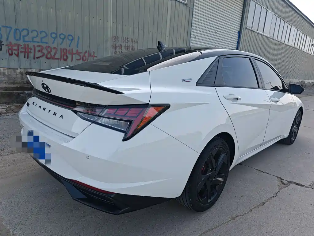 Hyundai Elantra 2022
