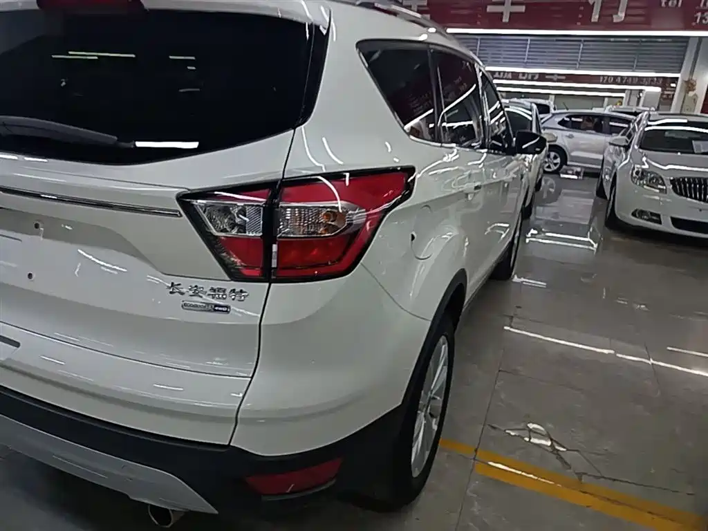 Ford Kuga 2017 — фото 8