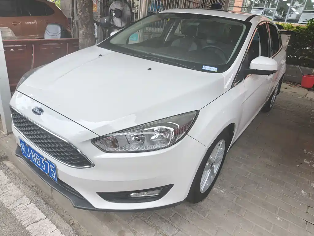 Ford Focus 2018 — фото 1