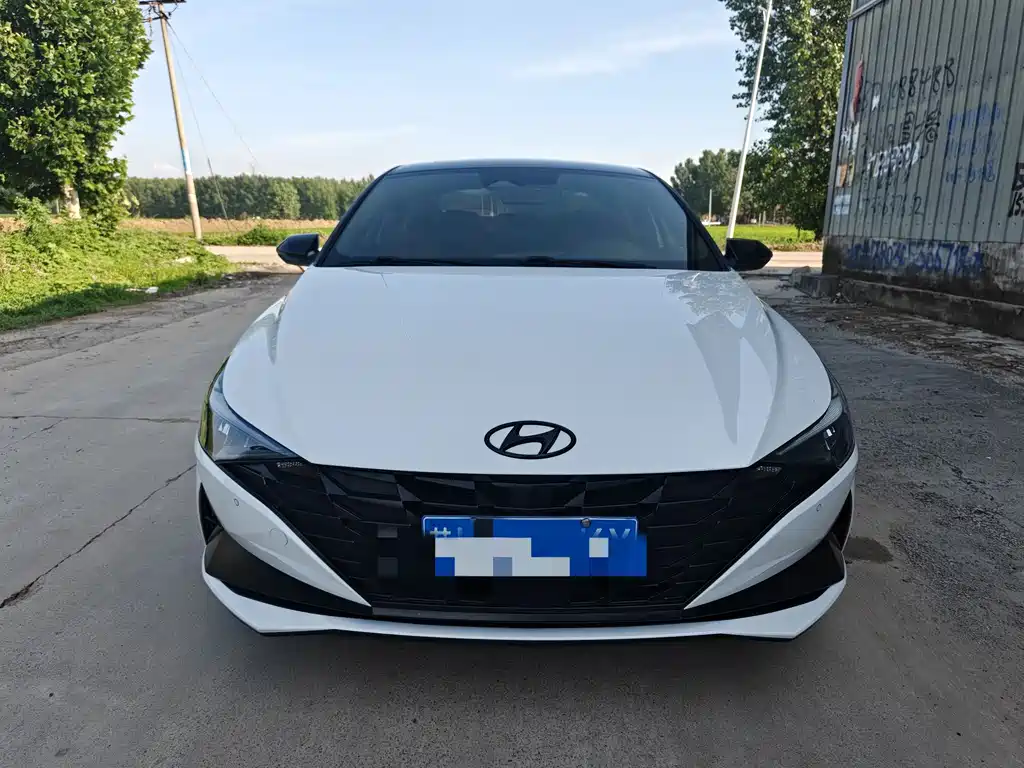 Hyundai Elantra 2022