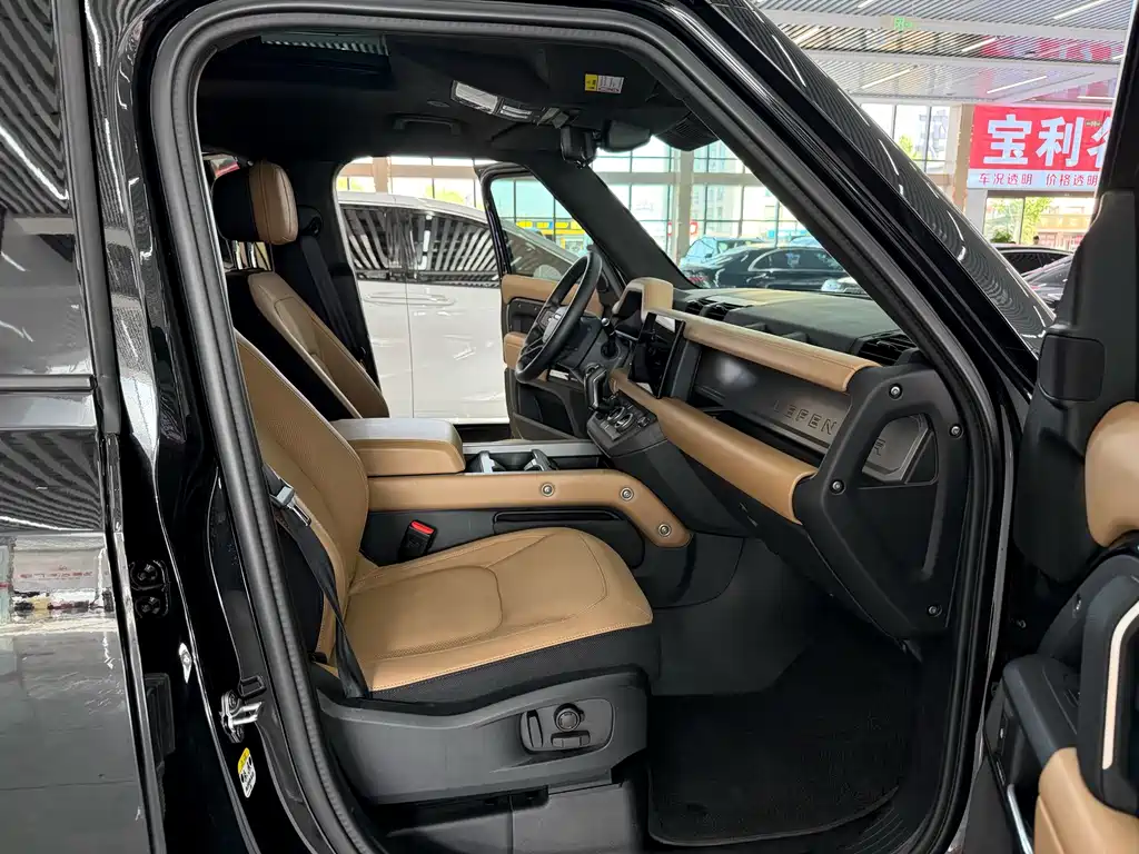 Land Rover Defender 2025 — фото 10