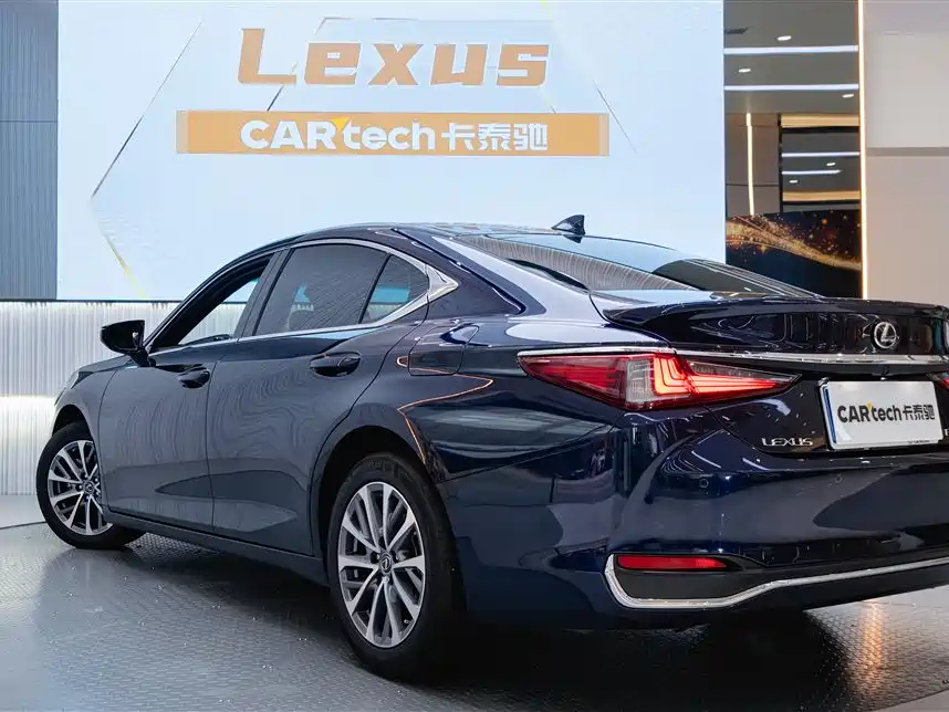 Lexus ES 2023 — фото 23