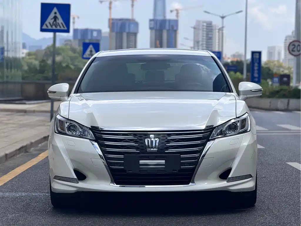 Toyota Crown 2016 — фото 2