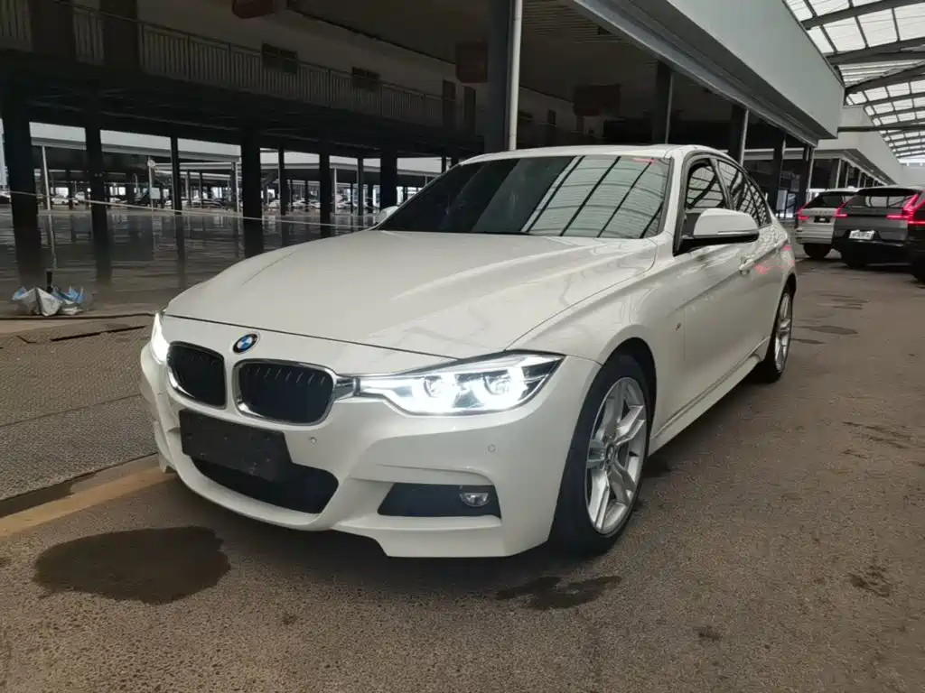 BMW 3 Series 2018 — фото 1