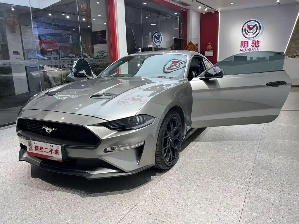 Ford Mustang 2021 — фото 18