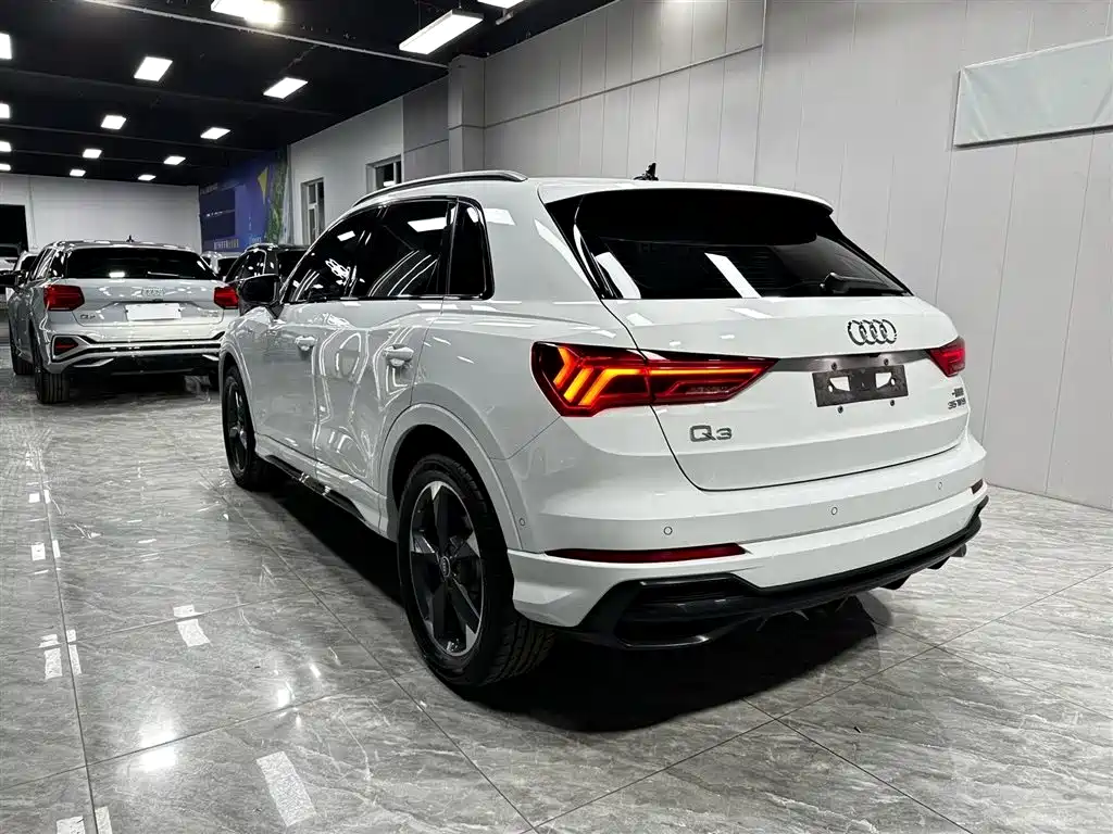 Audi Q3 2022 — фото 4