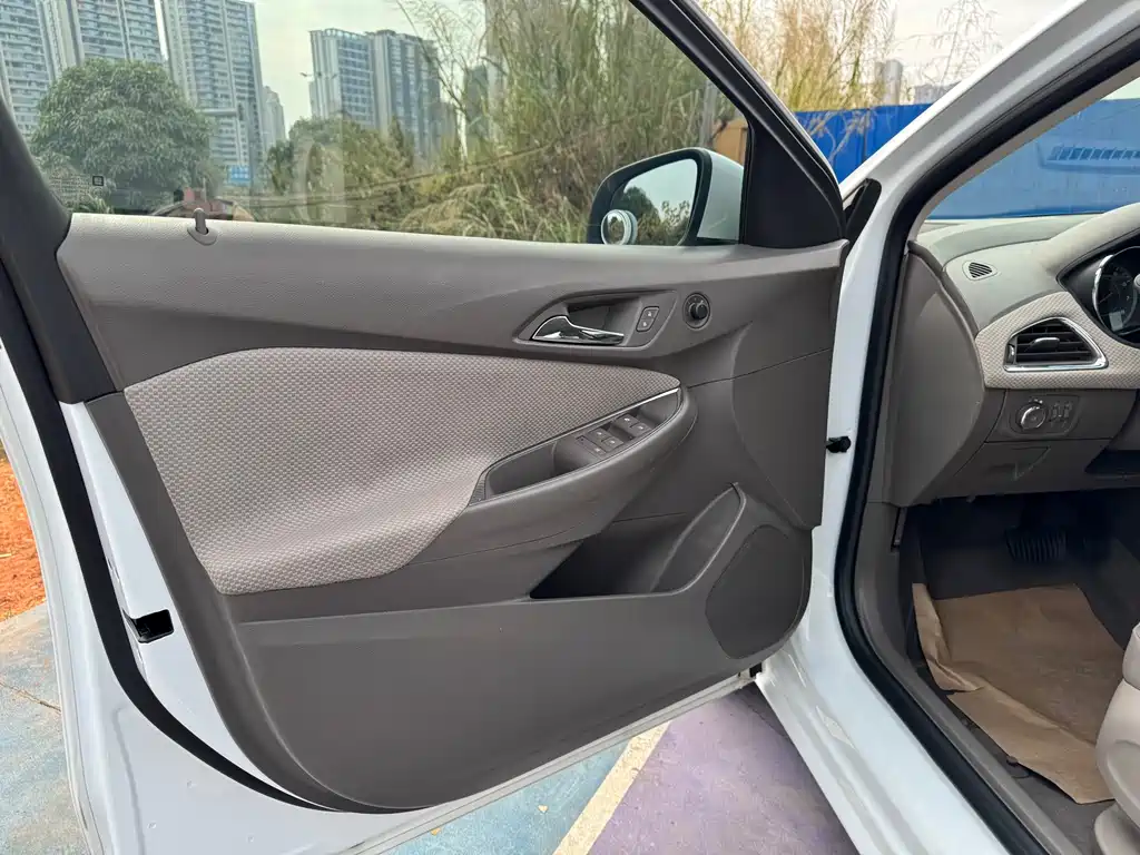 Chevrolet Cruze 2015 — фото 12