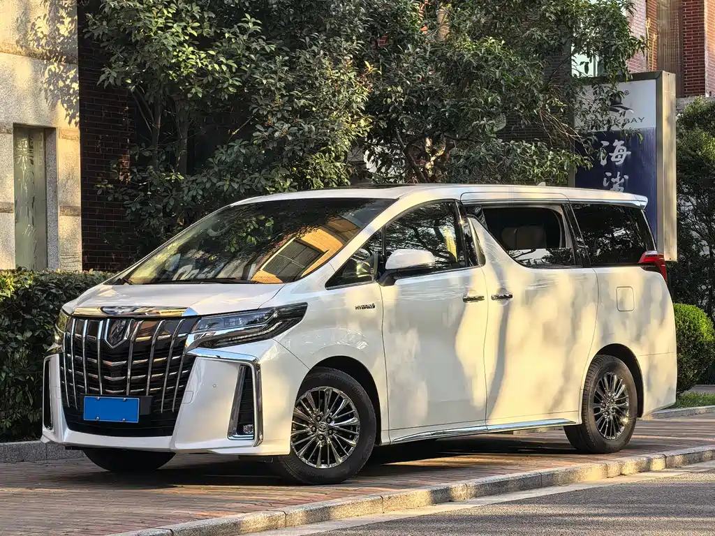 Toyota Alphard 2021 — фото 30