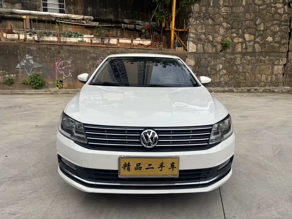 Volkswagen Lavida 2015 — фото 1