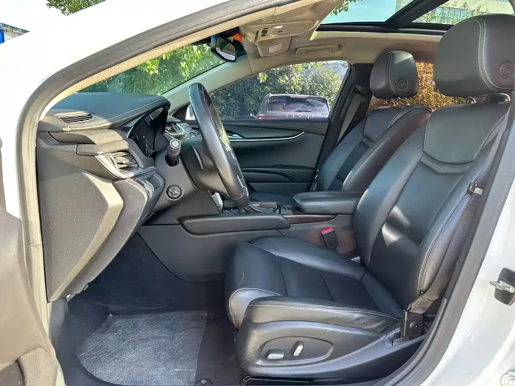 Cadillac XTS 2018 — фото 10
