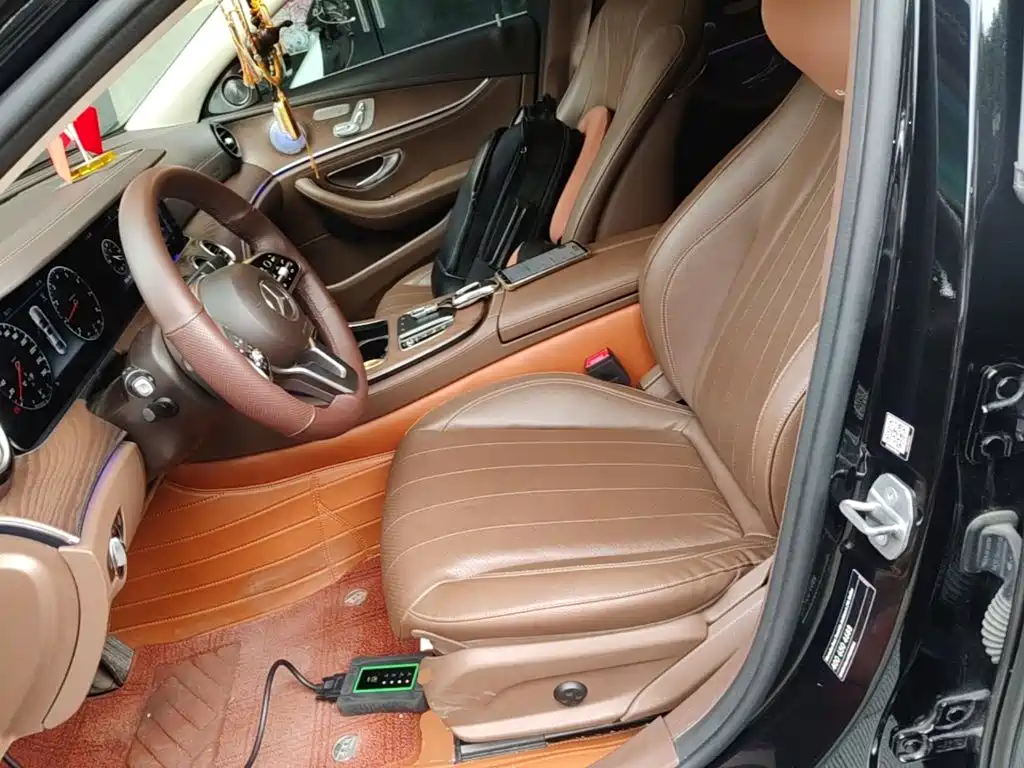 Mercedes-Benz E-Class 2020 — фото 15