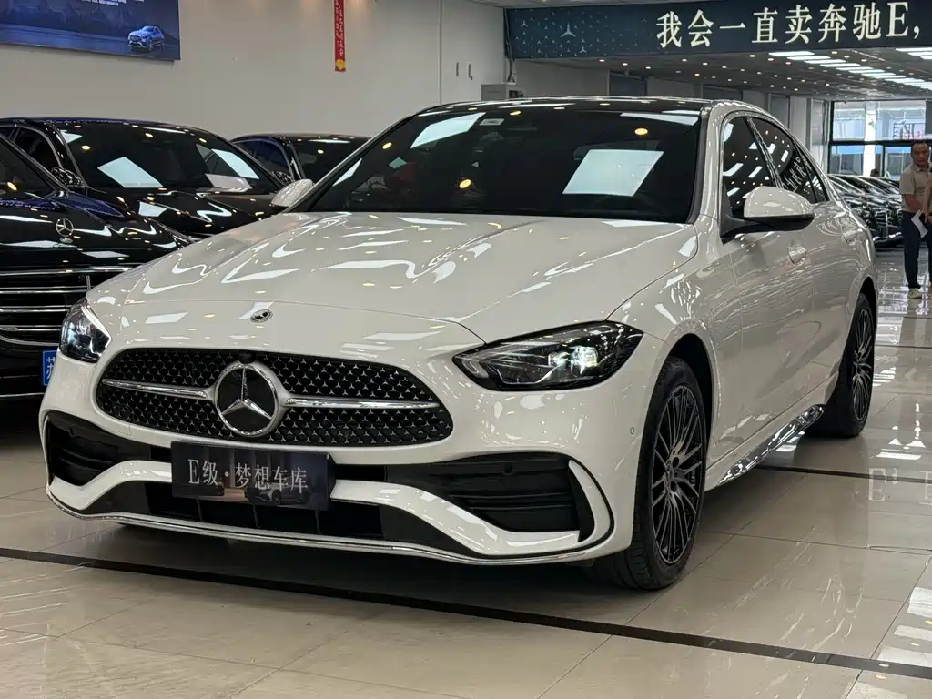 Mercedes-Benz C-Class 2024