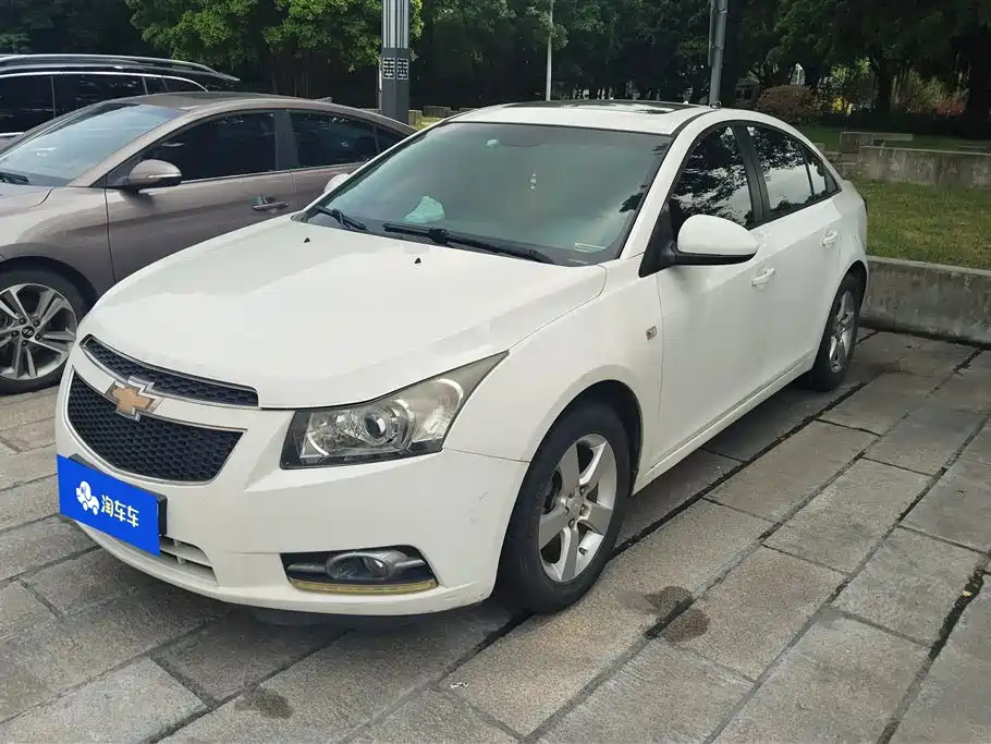 Chevrolet Cruze 2014 — фото 1