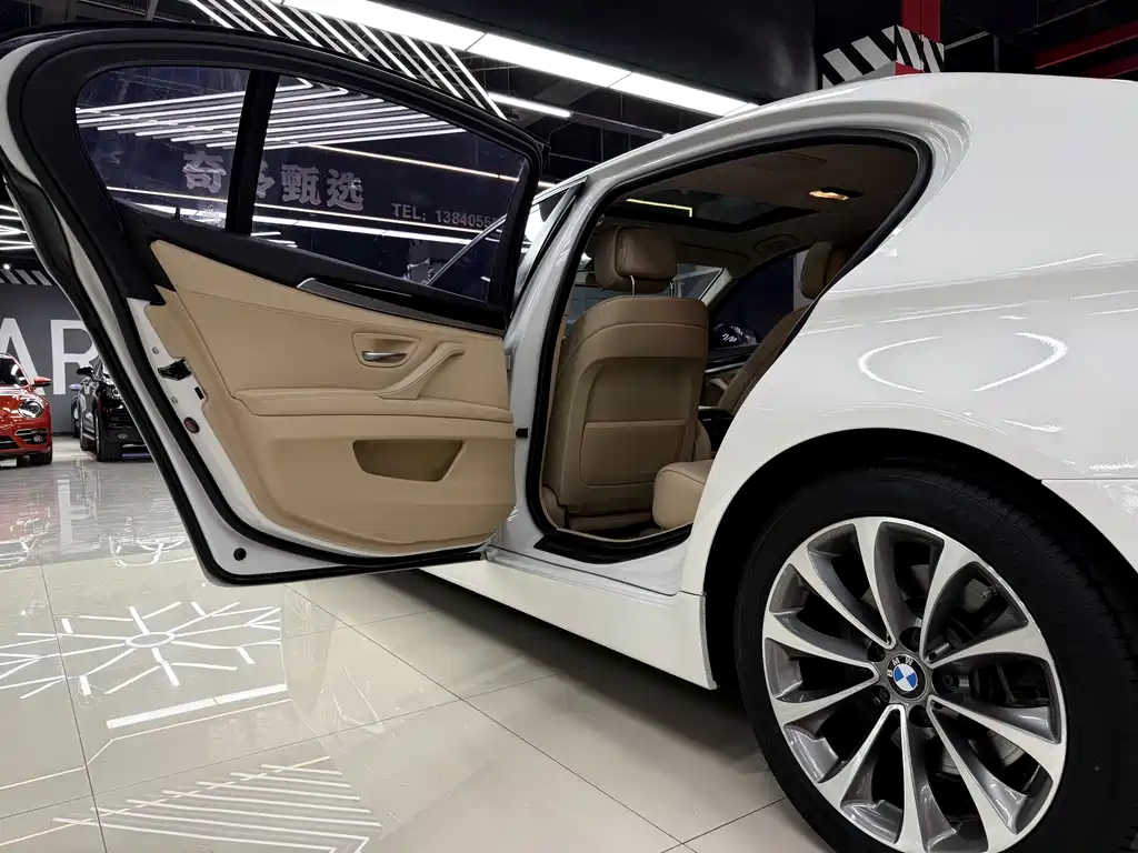 BMW 5 Series 2013 — фото 10