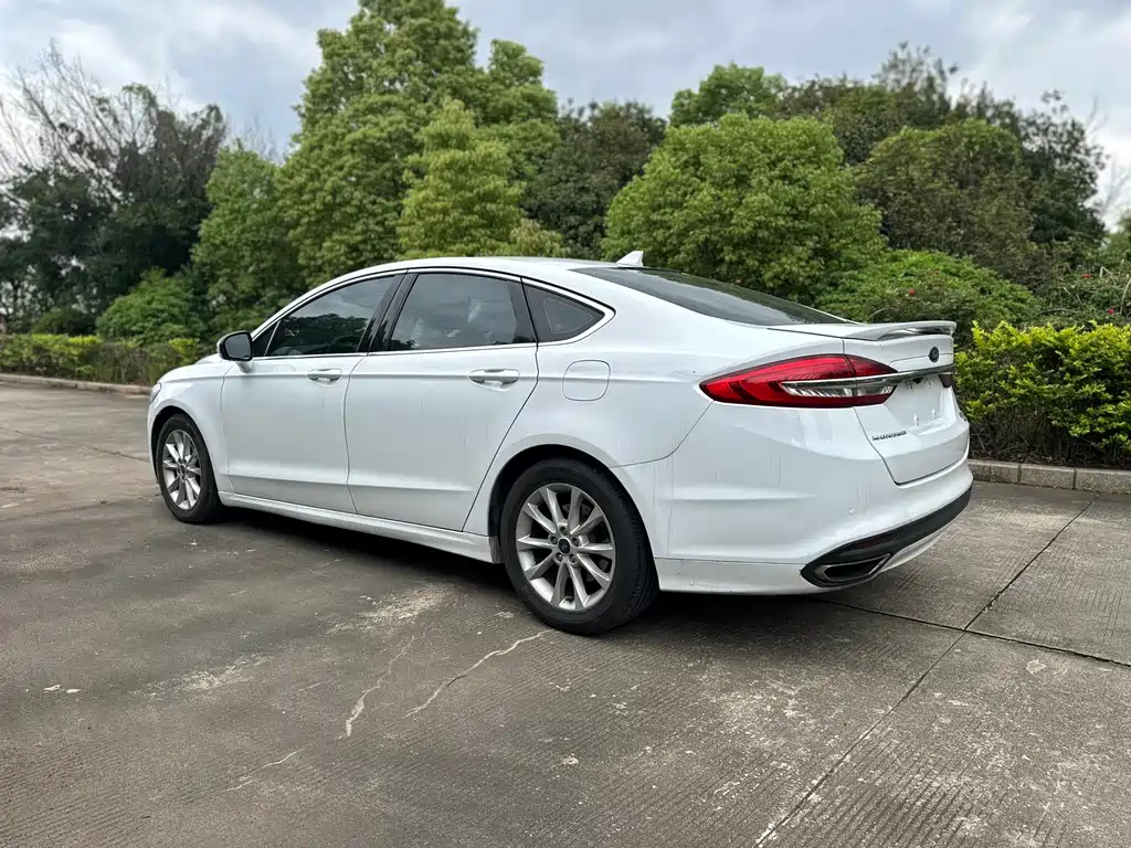 Ford Mondeo 2018 — фото 4