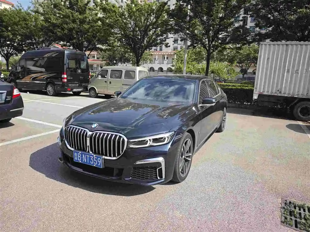 BMW 7 Series 2022 — фото 1