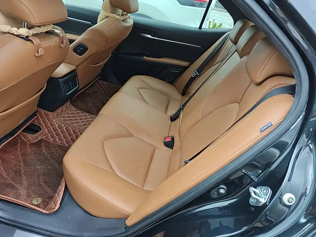 Toyota Camry 2023 — фото 17