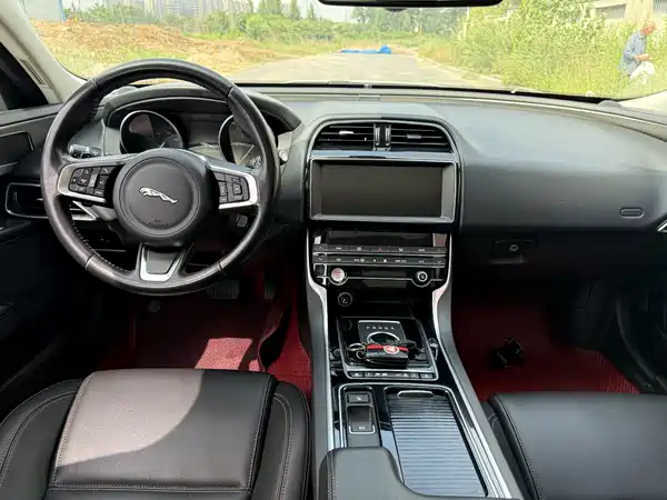 Jaguar XEL 2019