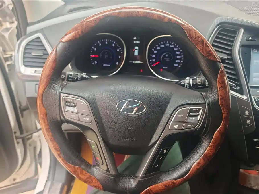 Hyundai Santa Fe 2016 — фото 15