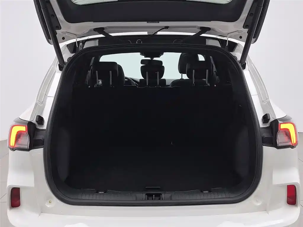 Ford Escape 2021 — фото 16