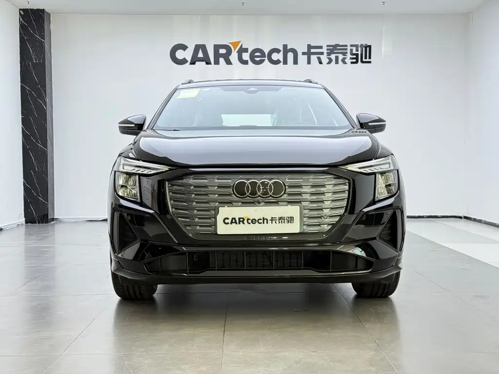 Audi Q5 e-tron — фото 2
