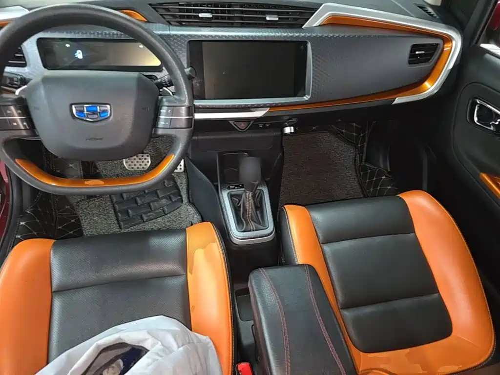 Geely Vision X1 2018 — фото 10