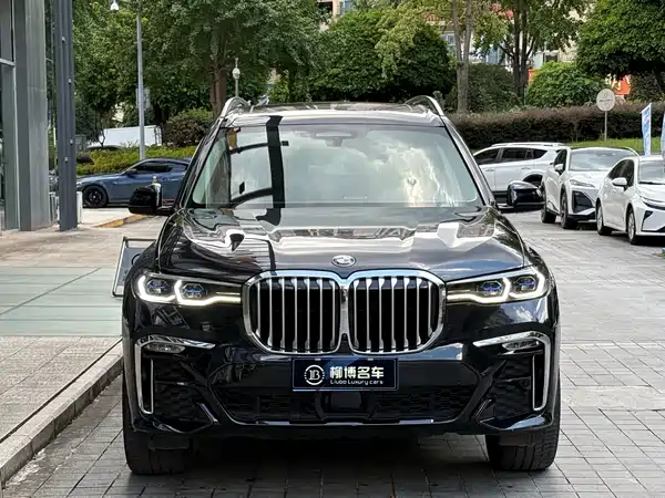 BMW X7 2021