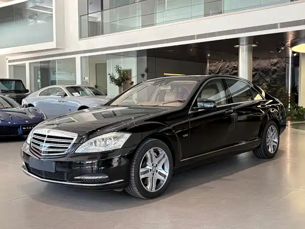 Mercedes-Benz S-Class 2010
