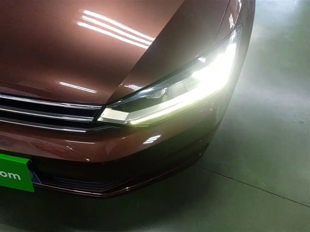 Volkswagen Touran 2017 — фото 24
